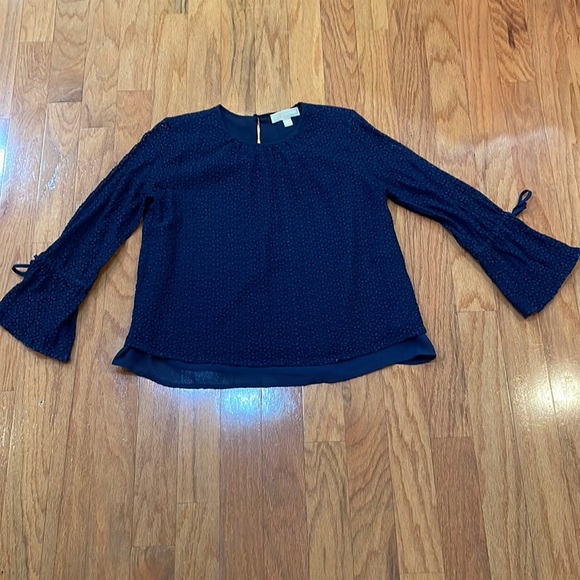 MICHAEL Michael Kors Tops - Michael Michael Kors Navy Blue Size Medium fully lined Women’s top tie sleeves